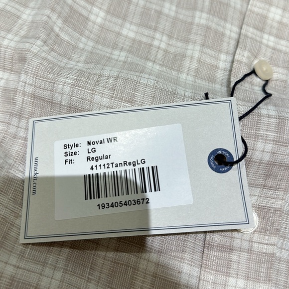 COPY - NWT untuckit - Picture 3 of 3